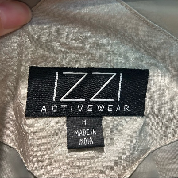 ✨ IZZI Activewear Jacket ✨ - Picture 9 of 10